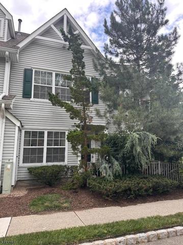 100 Chatfield Dr, Pompton Plains, NJ 07444