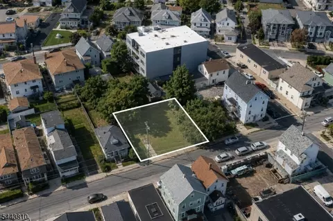 215 Washington Ave, Hackensack City, NJ 07601
