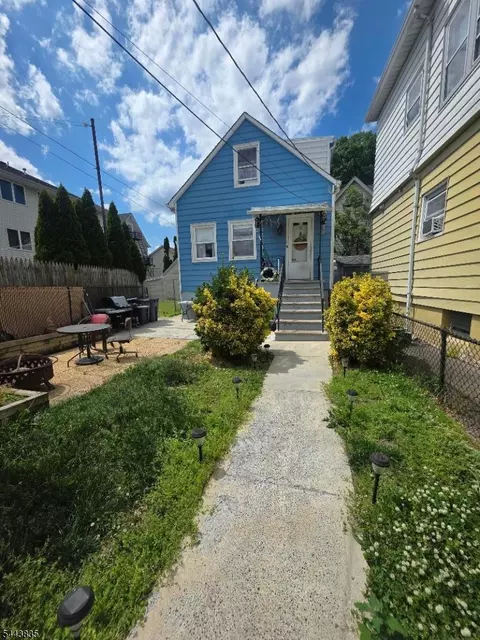 32 Marconi St, Clifton, NJ 07013