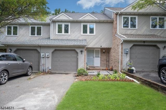 18 Guilford Ct, Morris Plains, NJ 07950