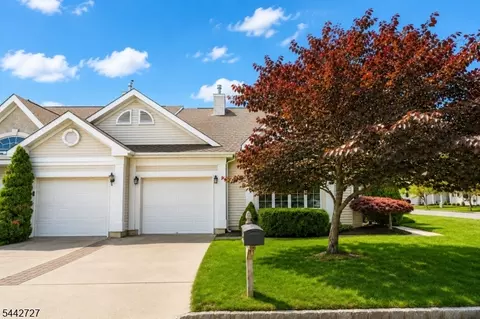 30 Severn Way, Monroe Township, NJ 08831
