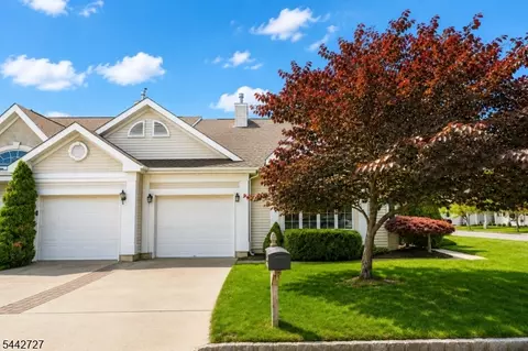 30 Severn Way, Monroe Township, NJ 08831