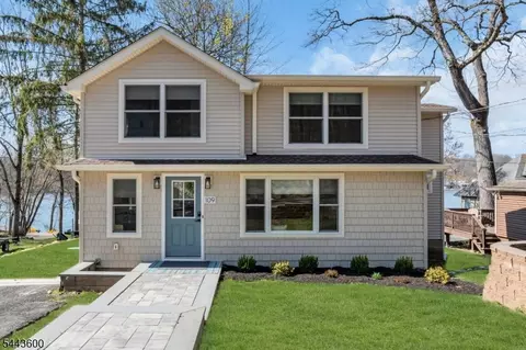 109 Castle Rock Rd, Lake Hopatcong, NJ 07849