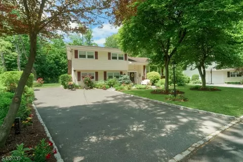 52 Stockton Rd, Summit, NJ 07901
