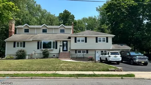 62 Andover Dr, Wayne, NJ 07470