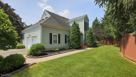 102 Mitchell Close, Hillsborough, NJ 08844
