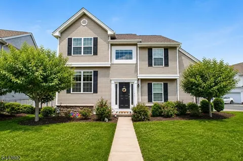 90 Sowers Dr, Hackettstown, NJ 07840