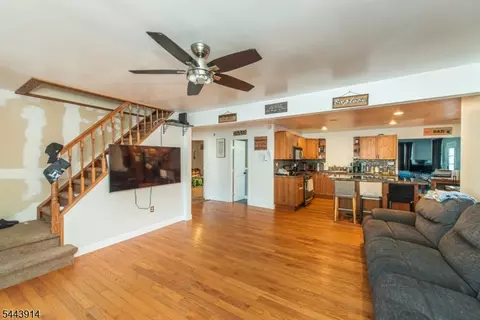 Entry Way - 73 Bergen Ave, Wanaque Boro, NJ 07420 photo 1 of 4