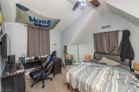 Bedroom - 73 Bergen Ave, Wanaque Boro, NJ 07420 photo 3 of 4