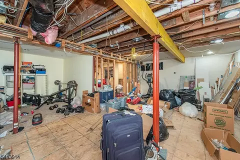 Entry Way - 73 Bergen Ave, Wanaque Boro, NJ 07420 photo 4 of 4