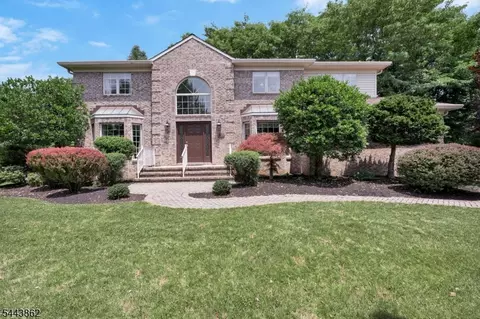 5 Pinewood Ln, Warren, NJ 07059