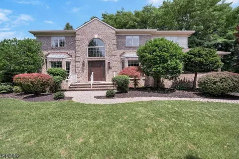 5 Pinewood Ln, Warren, NJ 07059