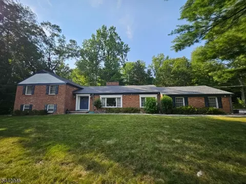 9 Fox Rd, Montville, NJ 07045