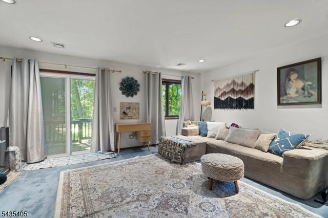 3 Port Royal Dr #3, Vernon, NJ 07462