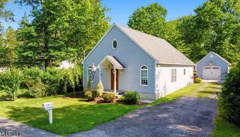 21 Louis Ave, West Milford, NJ 07480