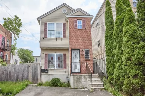464-466 S 16th St, Newark, NJ 07103