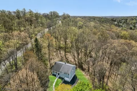 34 Rogers Ln, Sparta, NJ 07871