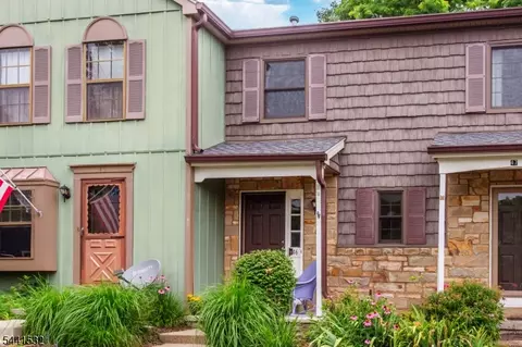 46 Duck Hawk Ct, Hackettstown, NJ 07840