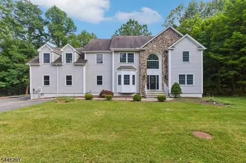 48 W Hanover Ave, Randolph, NJ 07869