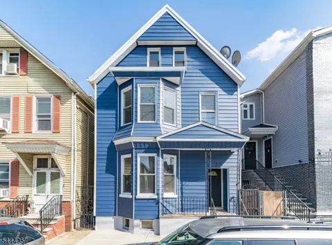 19 Komorn St, Newark, NJ 07105
