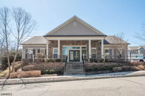 11 Albert Ct, Randolph, NJ 07869