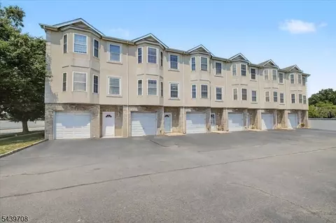 66 Terhune Ave #2, Lodi, NJ 07644