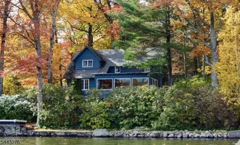 2064 Lakeside Dr, Highland Lakes, NJ 07422