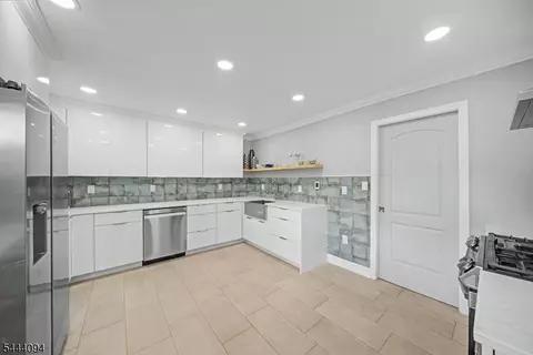 Kitchen - 45 Leonard Ter, Wayne, NJ 07470 photo 2 of 5