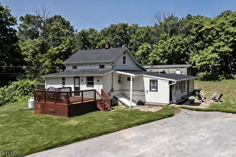 79 Lake Wallkill Rd, Sussex, NJ 07461