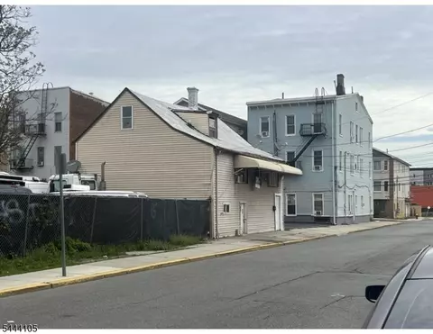 124 South St, Passaic, NJ 07055