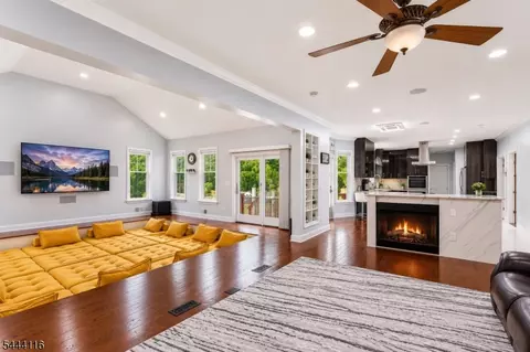 164 E Mountain Rd, Hillsborough, NJ 08844