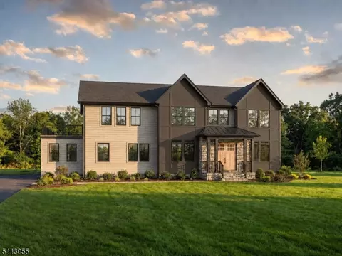 5 Guerin Dr, Randolph, NJ 07869