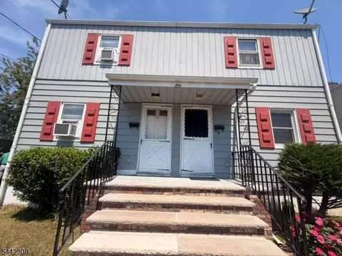 40-42 Moffett St, Fords, NJ 08863