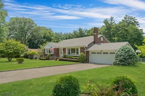 117 Yantacaw Brook Rd, Montclair, NJ 07043