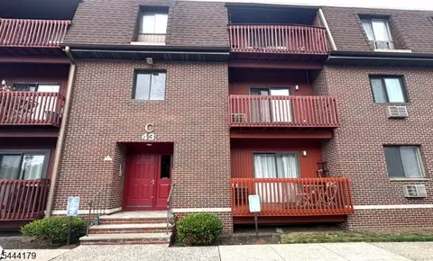 666 Mill St #C4, Belleville, NJ 07109