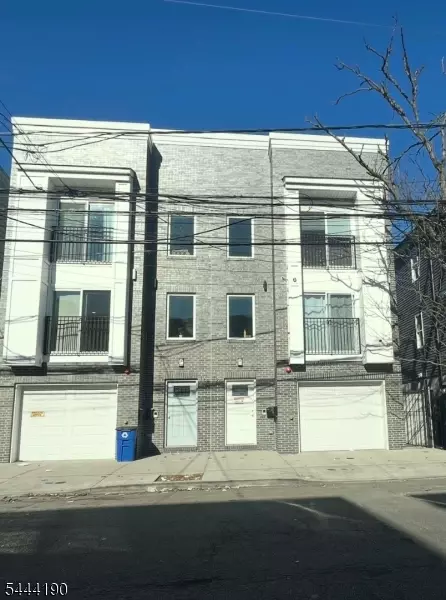 120 Fleming Ave, Newark, NJ 07105