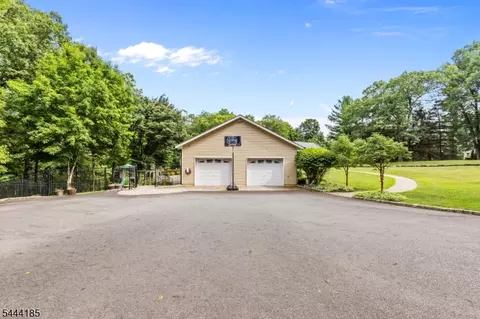 Exterior - 720 Berdan Ave, Wayne, NJ 07470 photo 2 of 5