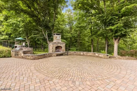 Exterior - 720 Berdan Ave, Wayne, NJ 07470 photo 4 of 5