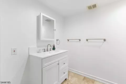 Bath - 720 Berdan Ave, Wayne, NJ 07470 photo 6 of 8