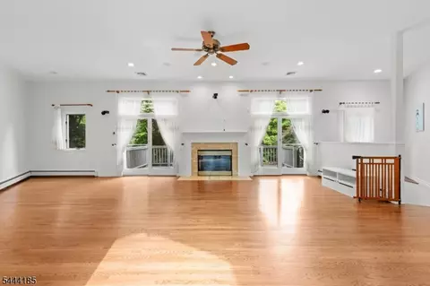 Living - 720 Berdan Ave, Wayne, NJ 07470 photo 5 of 8