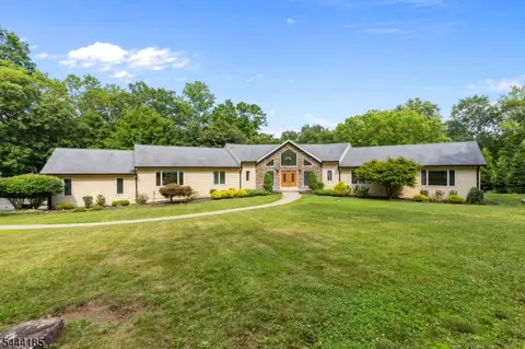 Exterior - 720 Berdan Ave, Wayne, NJ 07470 photo 1 of 5