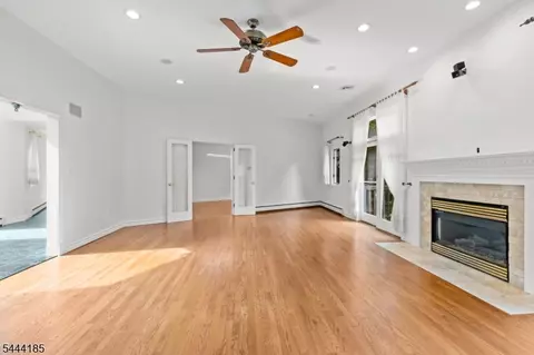 Living - 720 Berdan Ave, Wayne, NJ 07470 photo 6 of 8