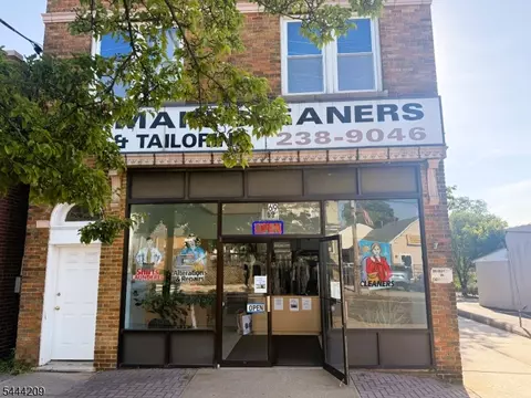 69 Main St, Sayreville, NJ 08872