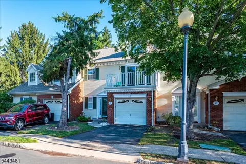 47 Sapphire Ln, Franklin Park, NJ 08823