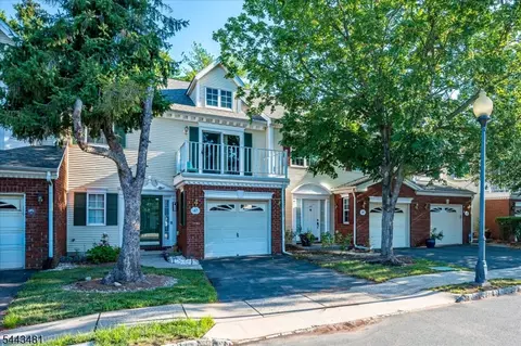 47 Sapphire Ln, Franklin Park, NJ 08823