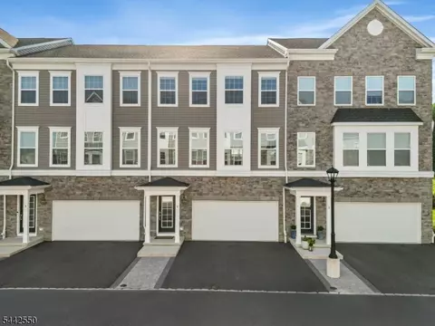 6 Coogan Ct, Morris Plains, NJ 07950