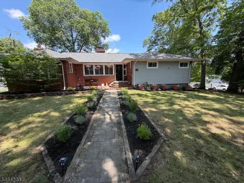 15 Absecon Rd, Parsippany, NJ 07054