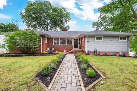 15 Absecon Rd, Parsippany, NJ 07054