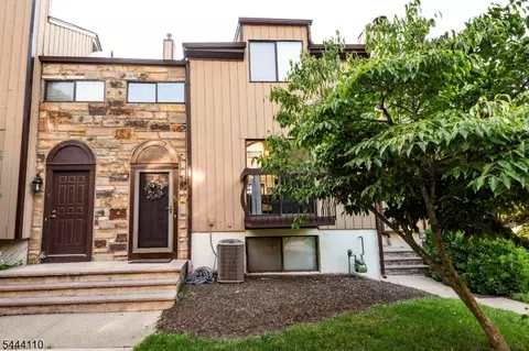 49 Bennington Sq, Hackettstown, NJ 07840