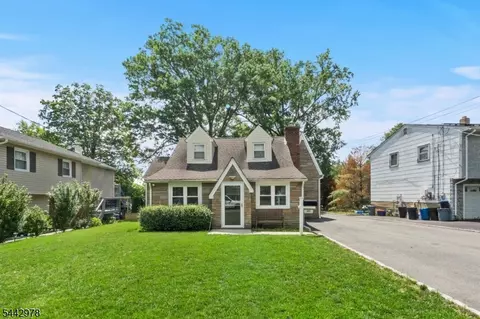 582 Lake Shore Dr, Parsippany, NJ 07054